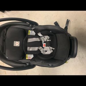 Peg - 2017 infant car seat - 2 bases